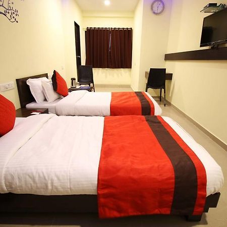 Hotel Ambience Sarkhej Экстерьер фото